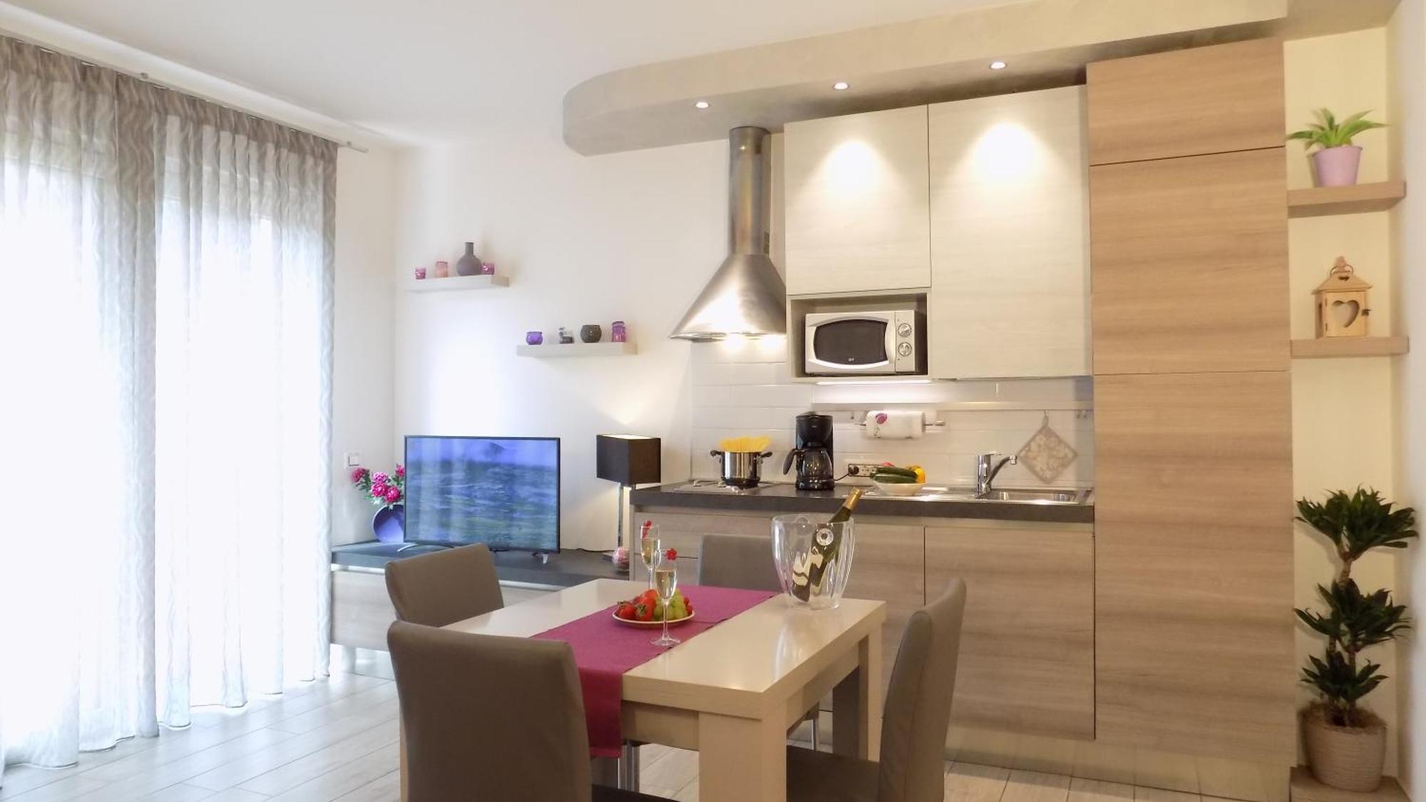 Millyholidays - Apartment Lilla - Center - Nearby Beach - Private Garden - Spa Pool 바르돌리노 외부 사진